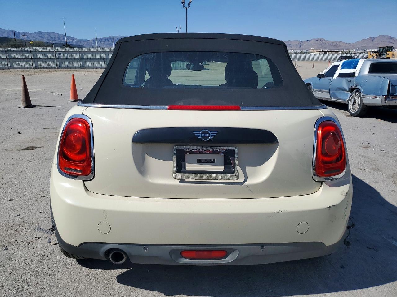 2019 MINI COOPER photo 6