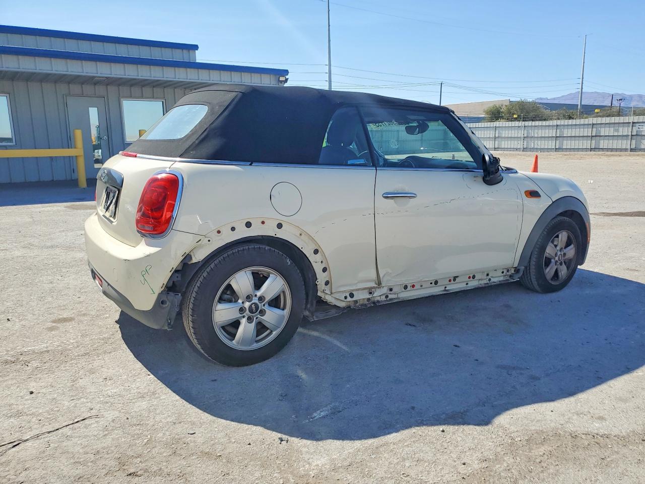 2019 MINI COOPER photo 3
