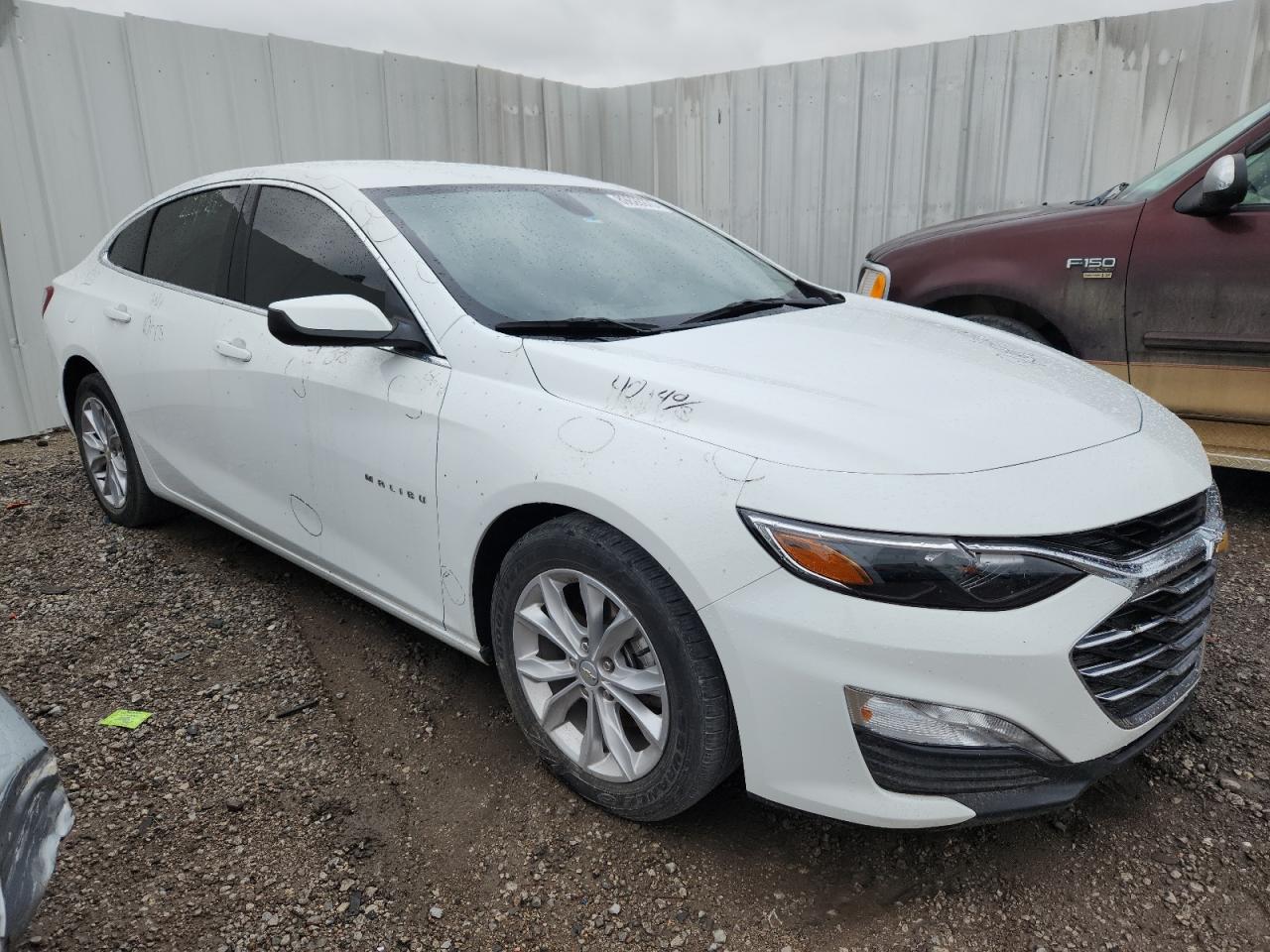 2022 CHEVROLET MALIBU LT photo 4