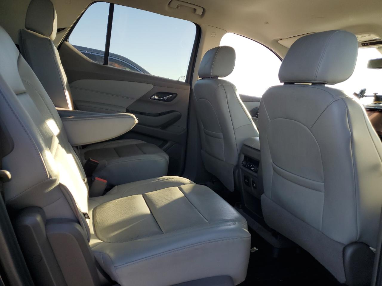 2019 CHEVROLET TRAVERSE PREMIER photo 19