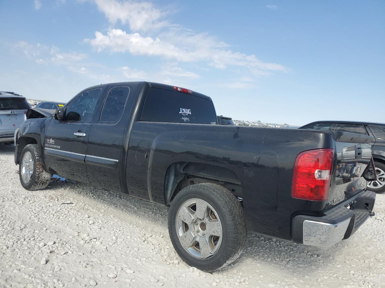 2009 CHEVROLET SILVERADO C1500 LT photo 2