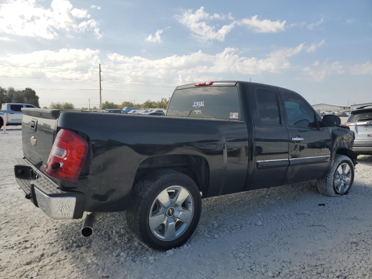 2009 CHEVROLET SILVERADO C1500 LT photo 3