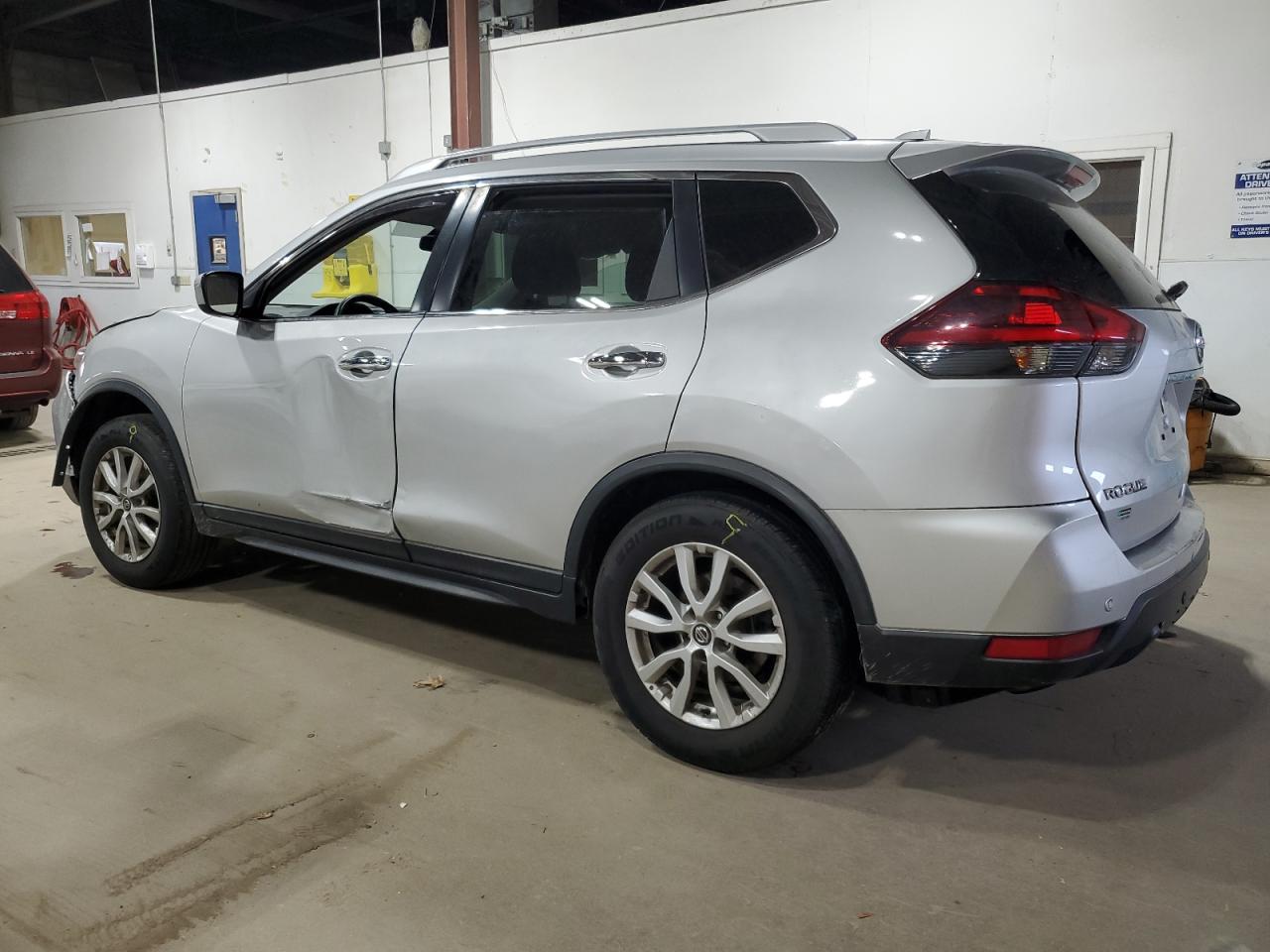 2019 NISSAN ROGUE S photo 2