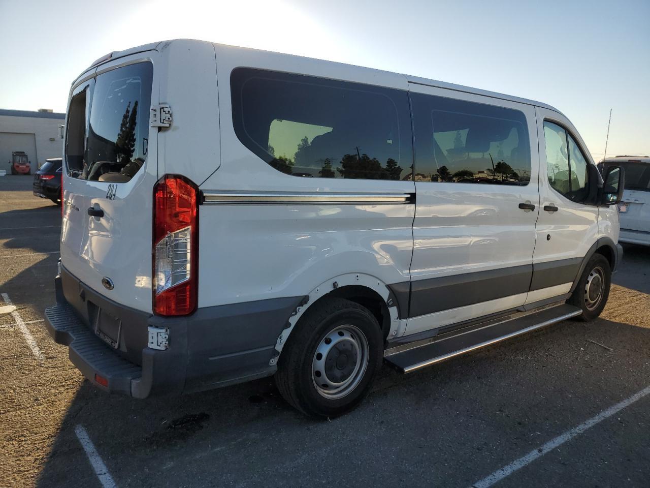 2018 FORD TRANSIT T-150 photo 7