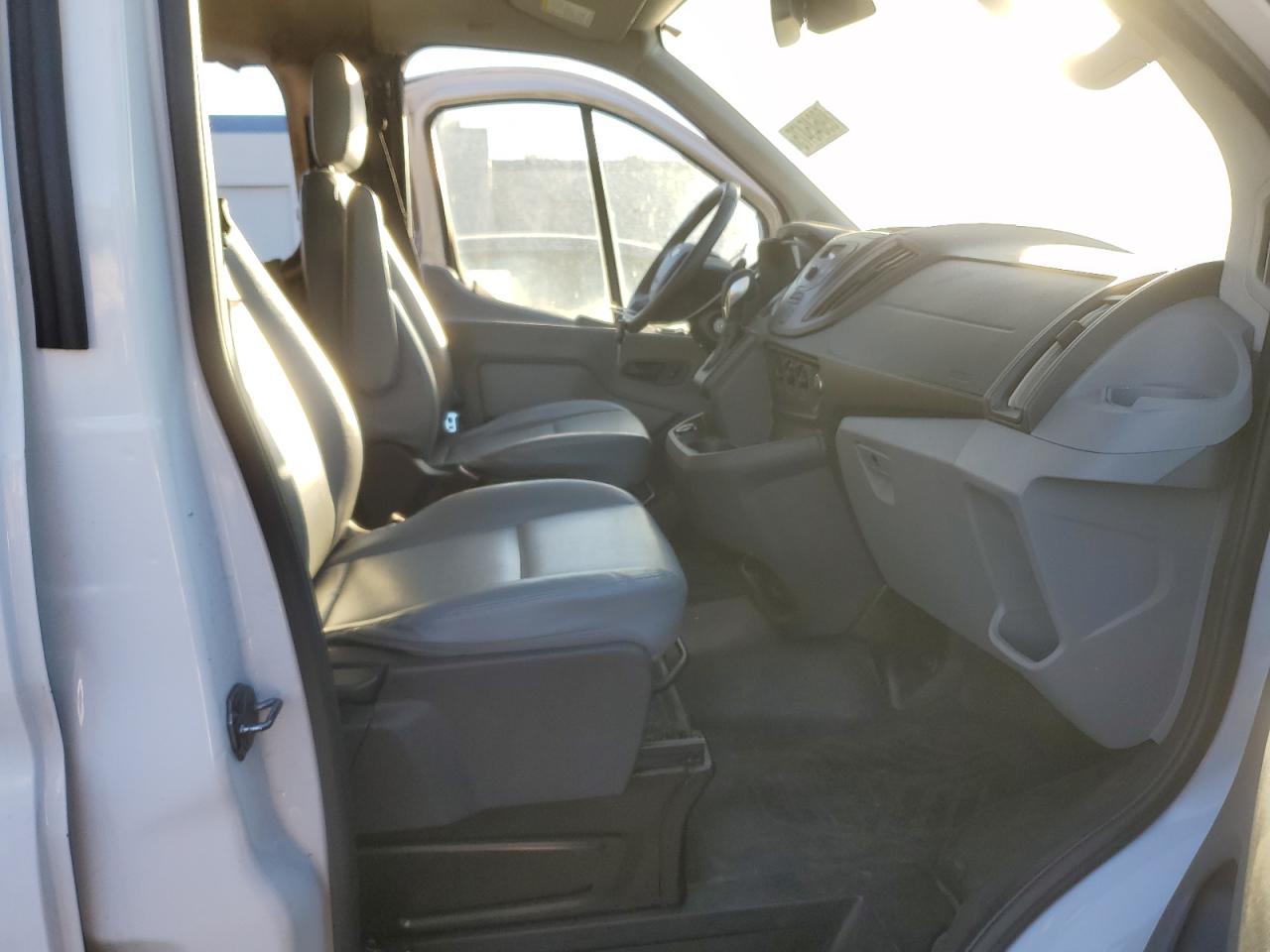 2018 FORD TRANSIT T-150 photo 19