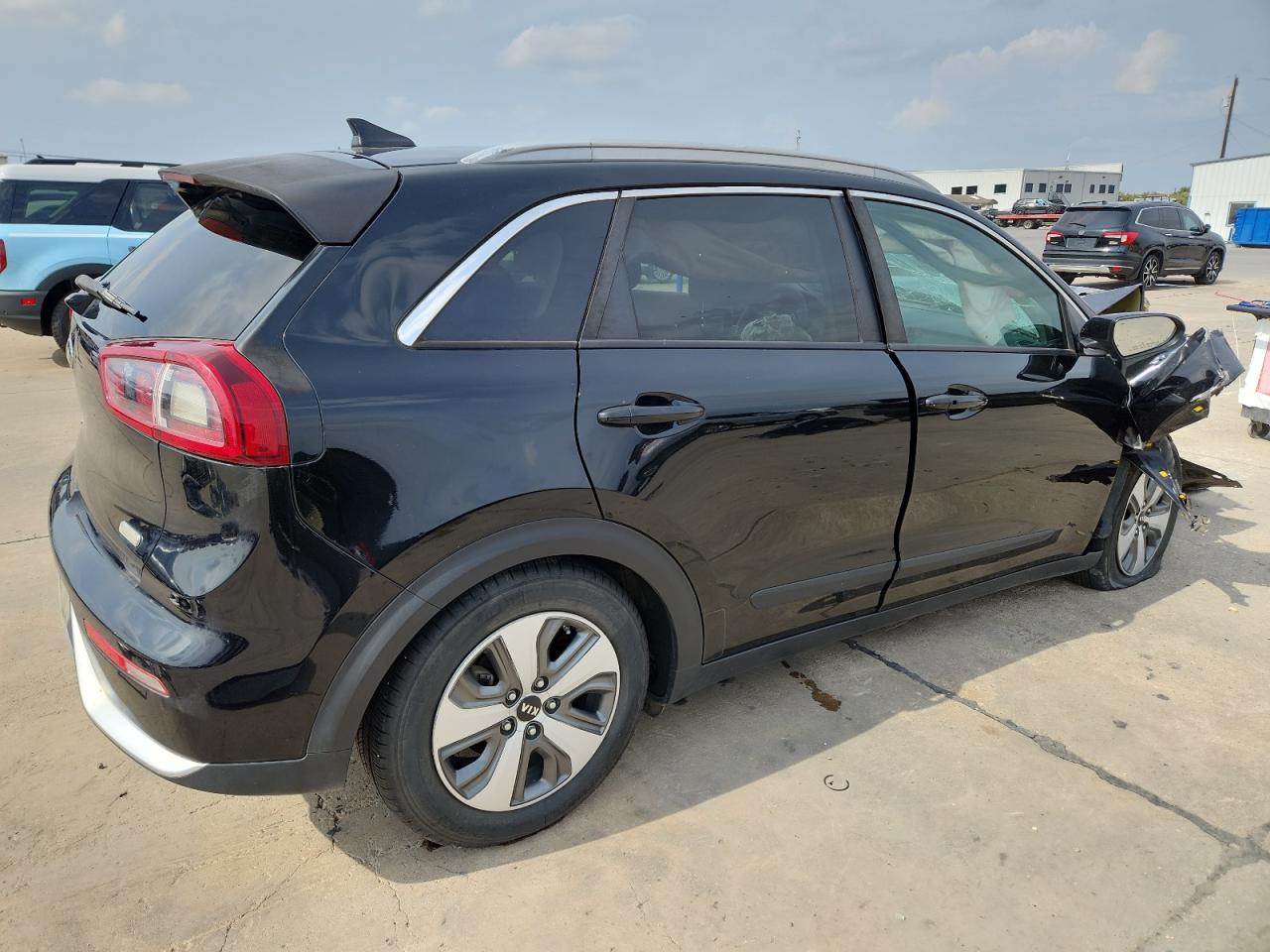 2019 KIA NIRO LX photo 3