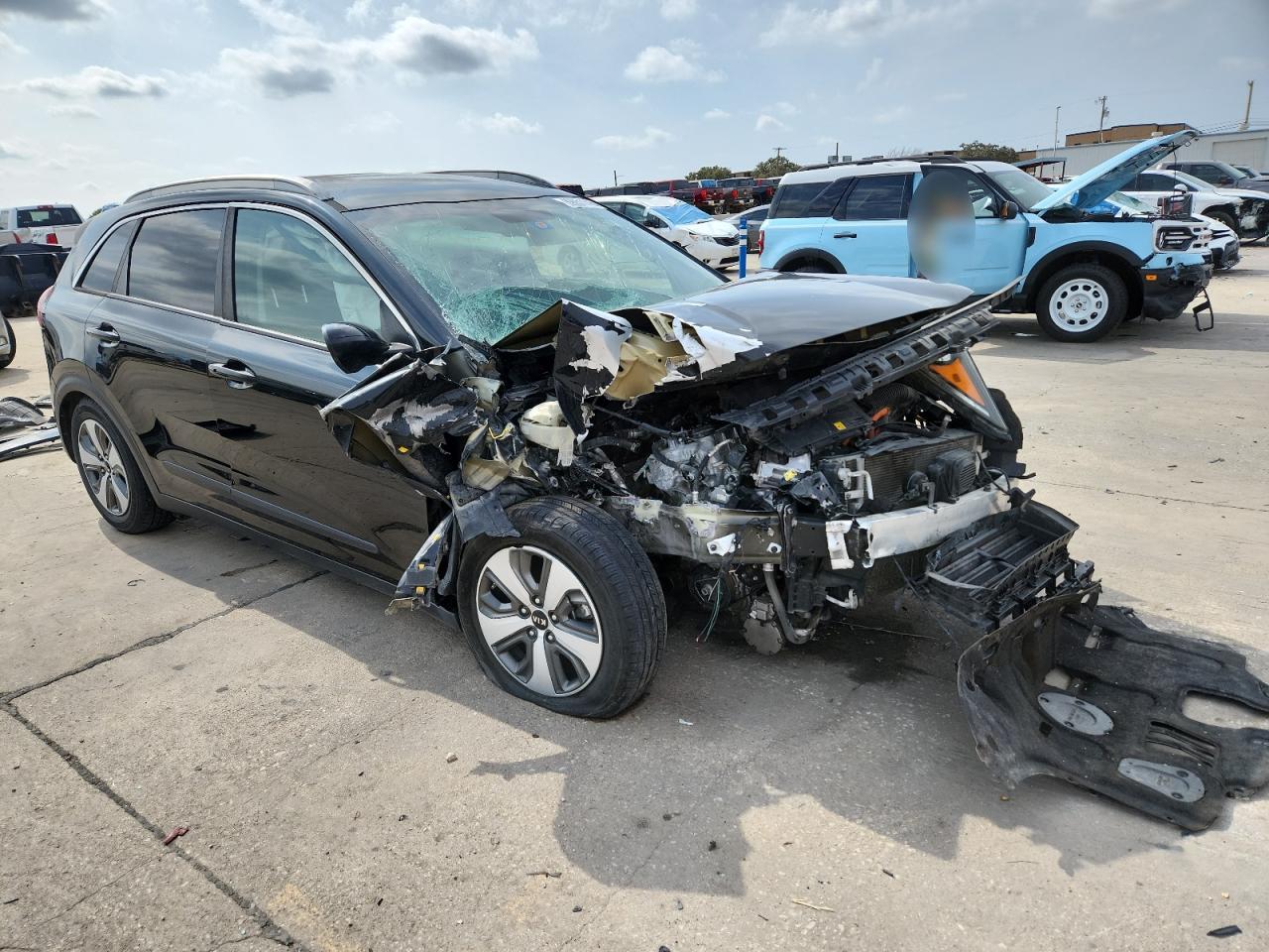2019 KIA NIRO LX photo 4