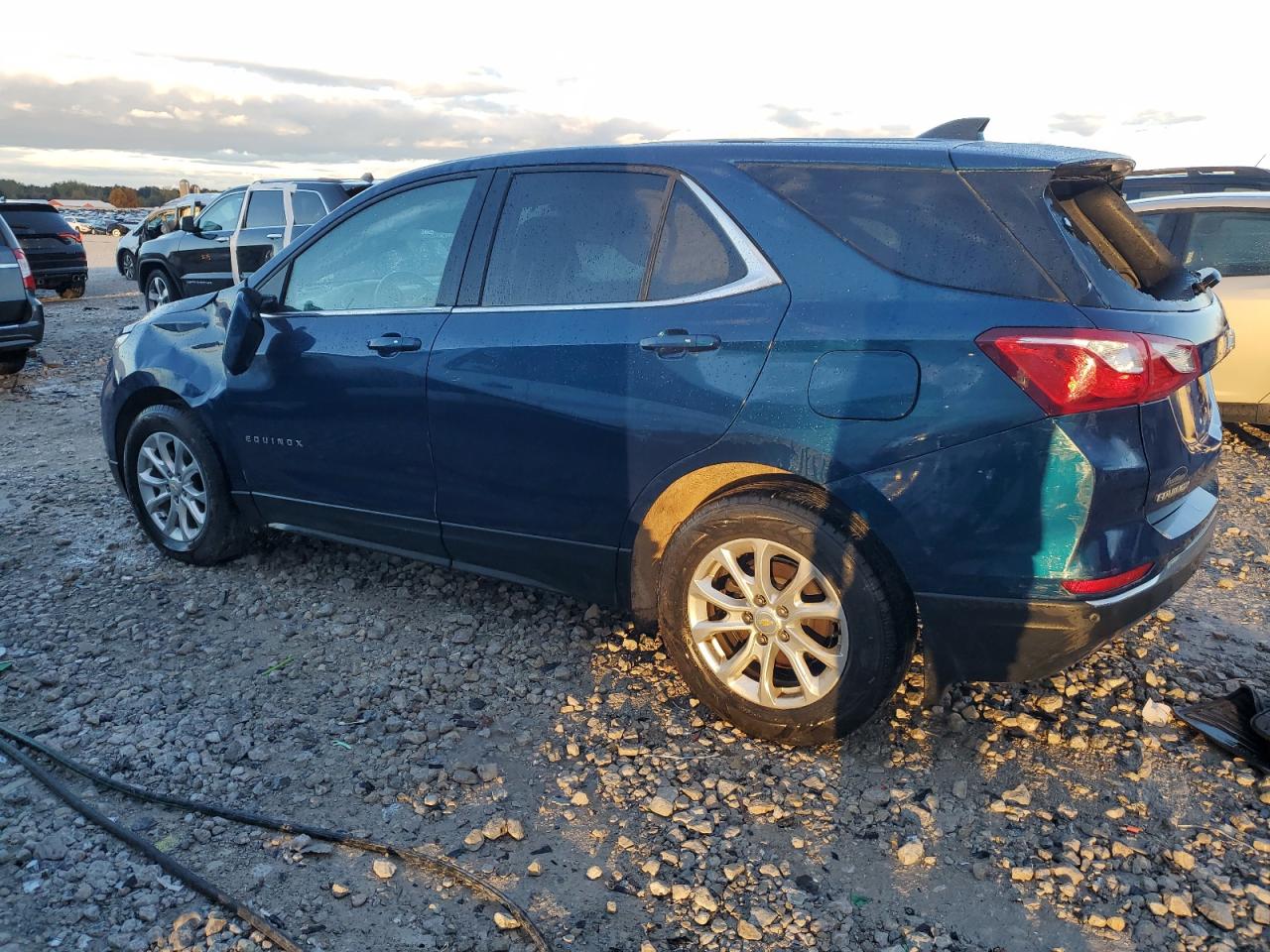 2019 CHEVROLET EQUINOX LT photo 2