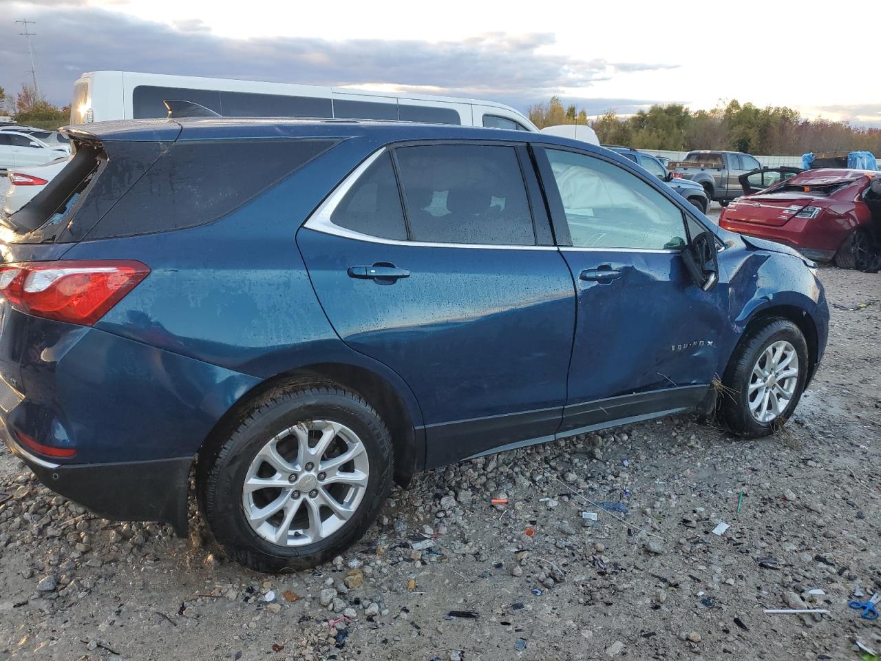 2019 CHEVROLET EQUINOX LT photo 3