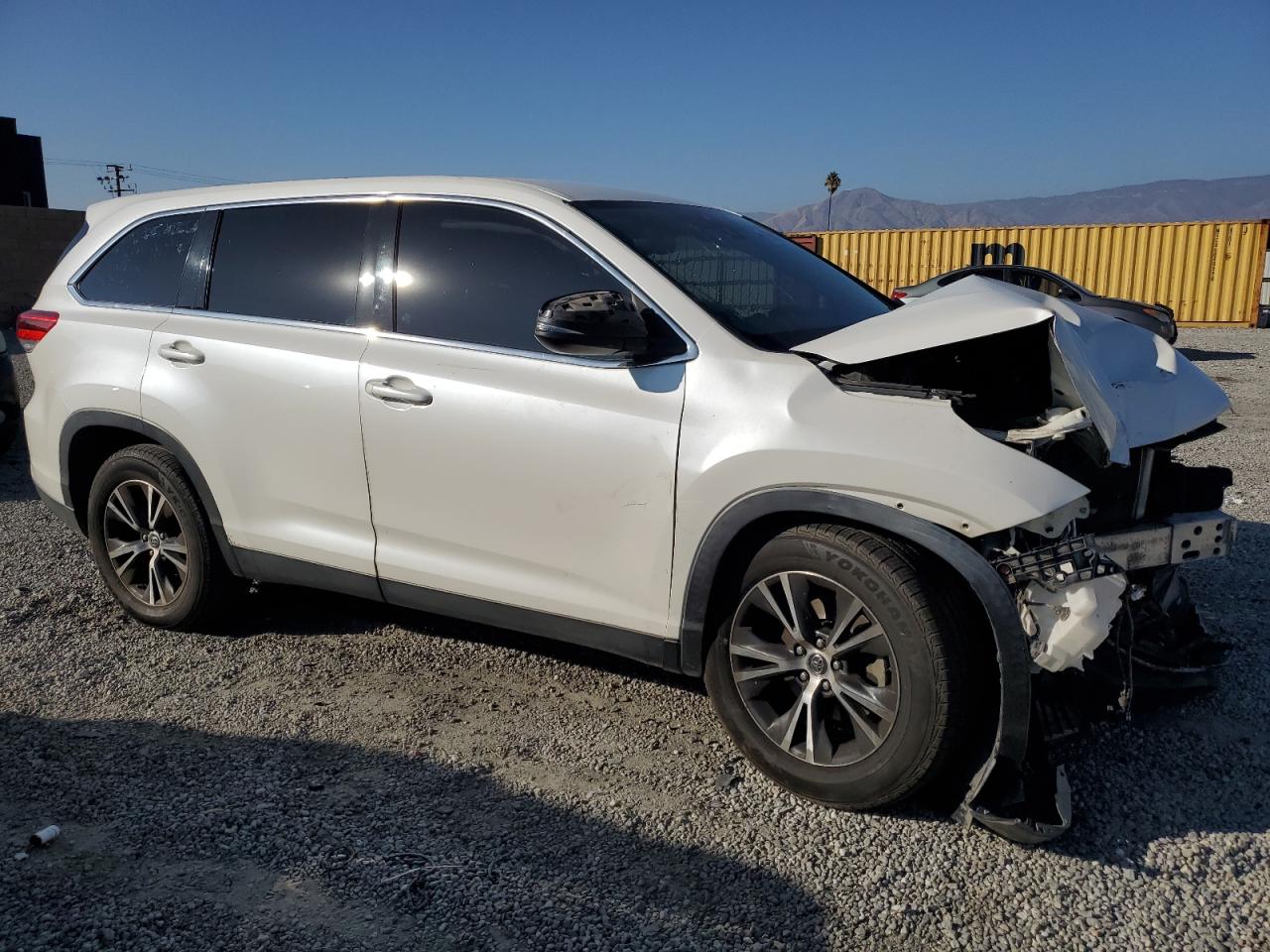 2019 TOYOTA HIGHLANDER LE photo 10