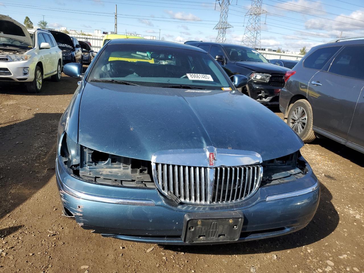 2001 LINCOLN TOWN CAR SIGNATURE photo 9