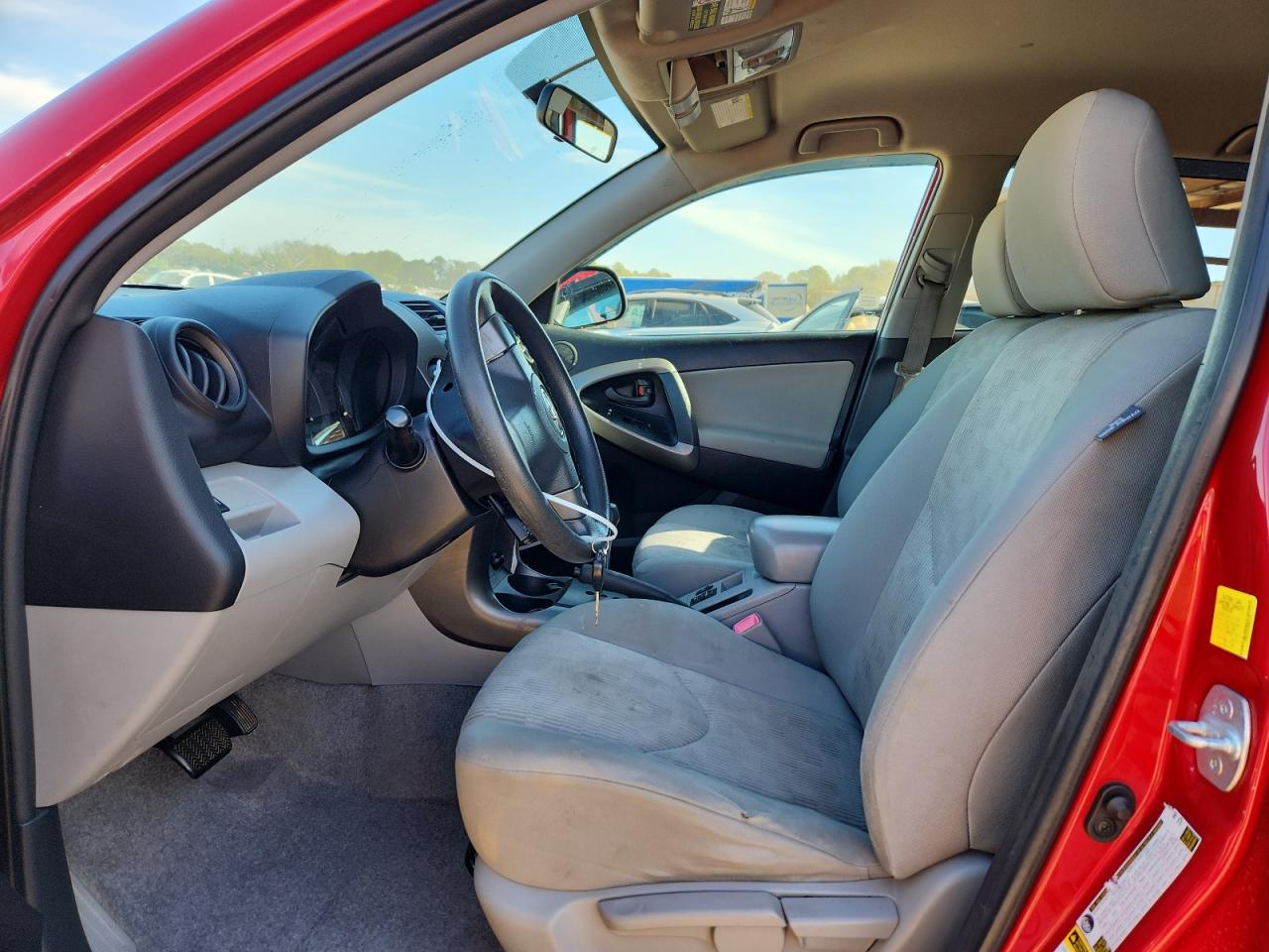 2011 TOYOTA RAV4 BASE photo 7