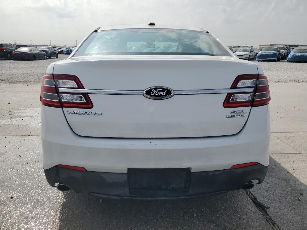 2014 FORD TAURUS SEL photo 11