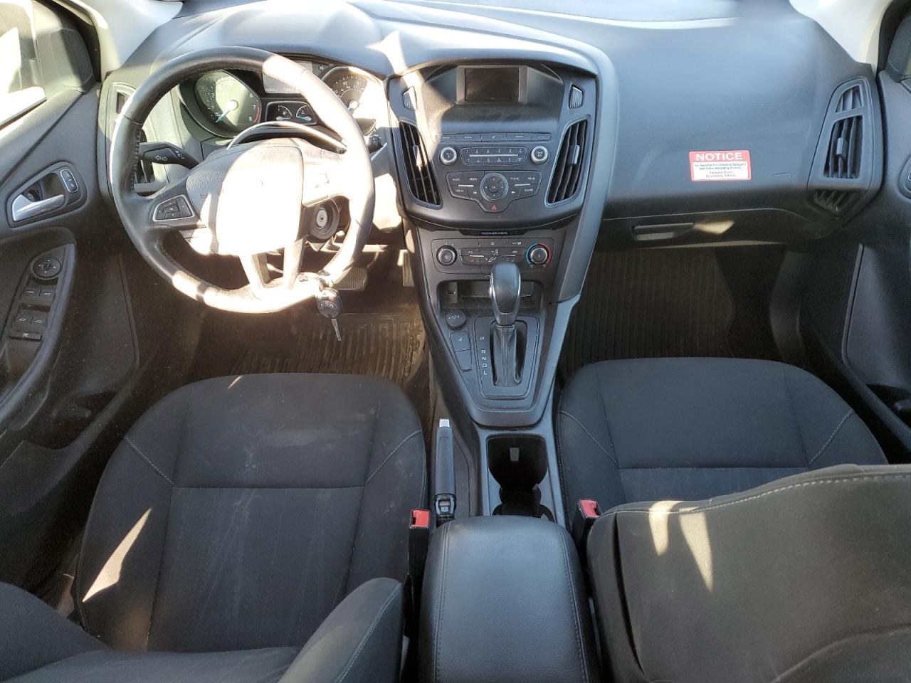 2018 FORD FOCUS SE photo 8