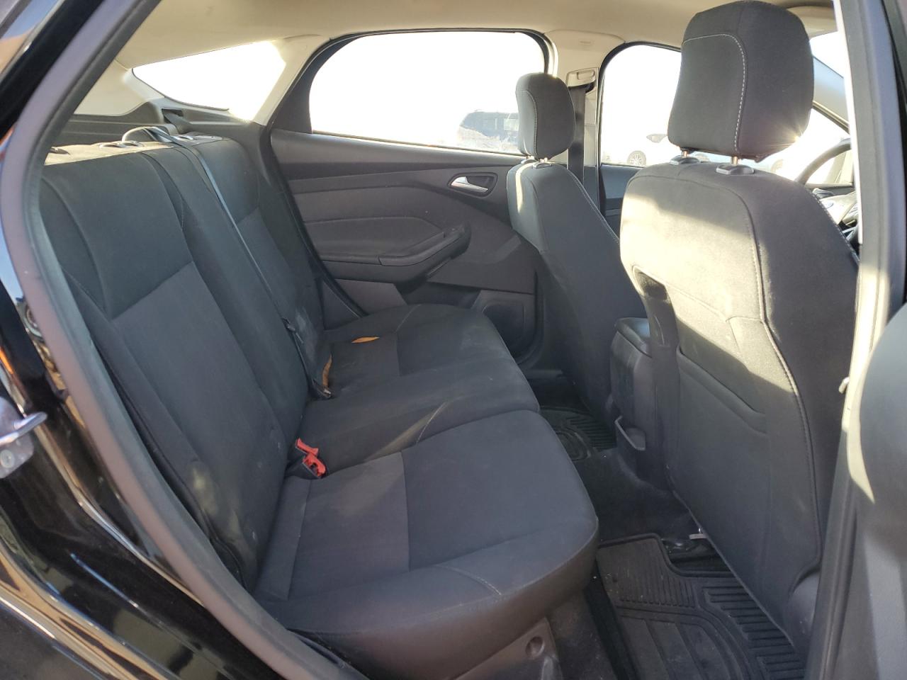 2018 FORD FOCUS SE photo 10