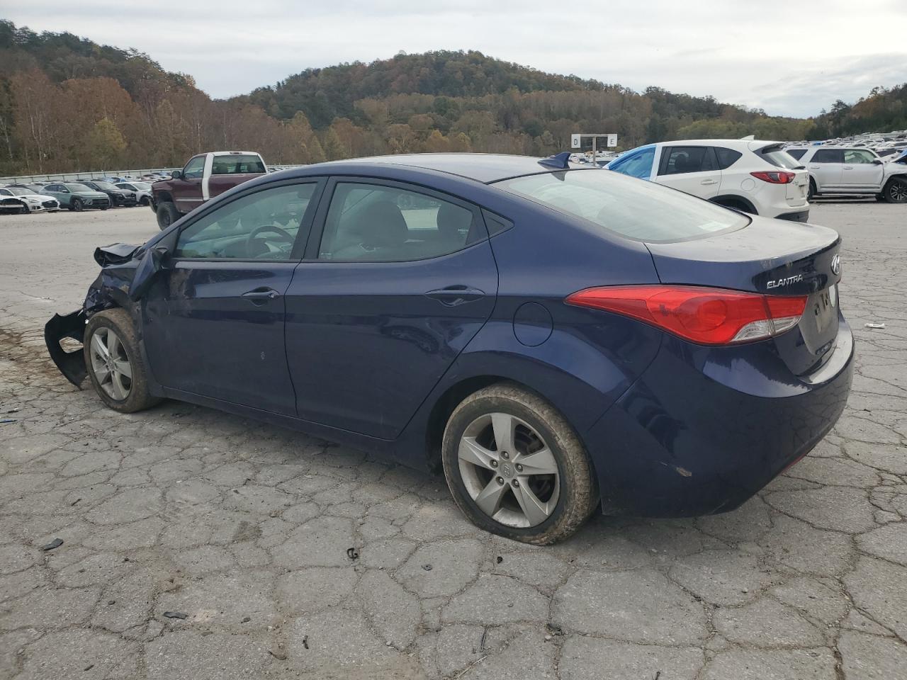 2013 HYUNDAI ELANTRA GLS photo 2