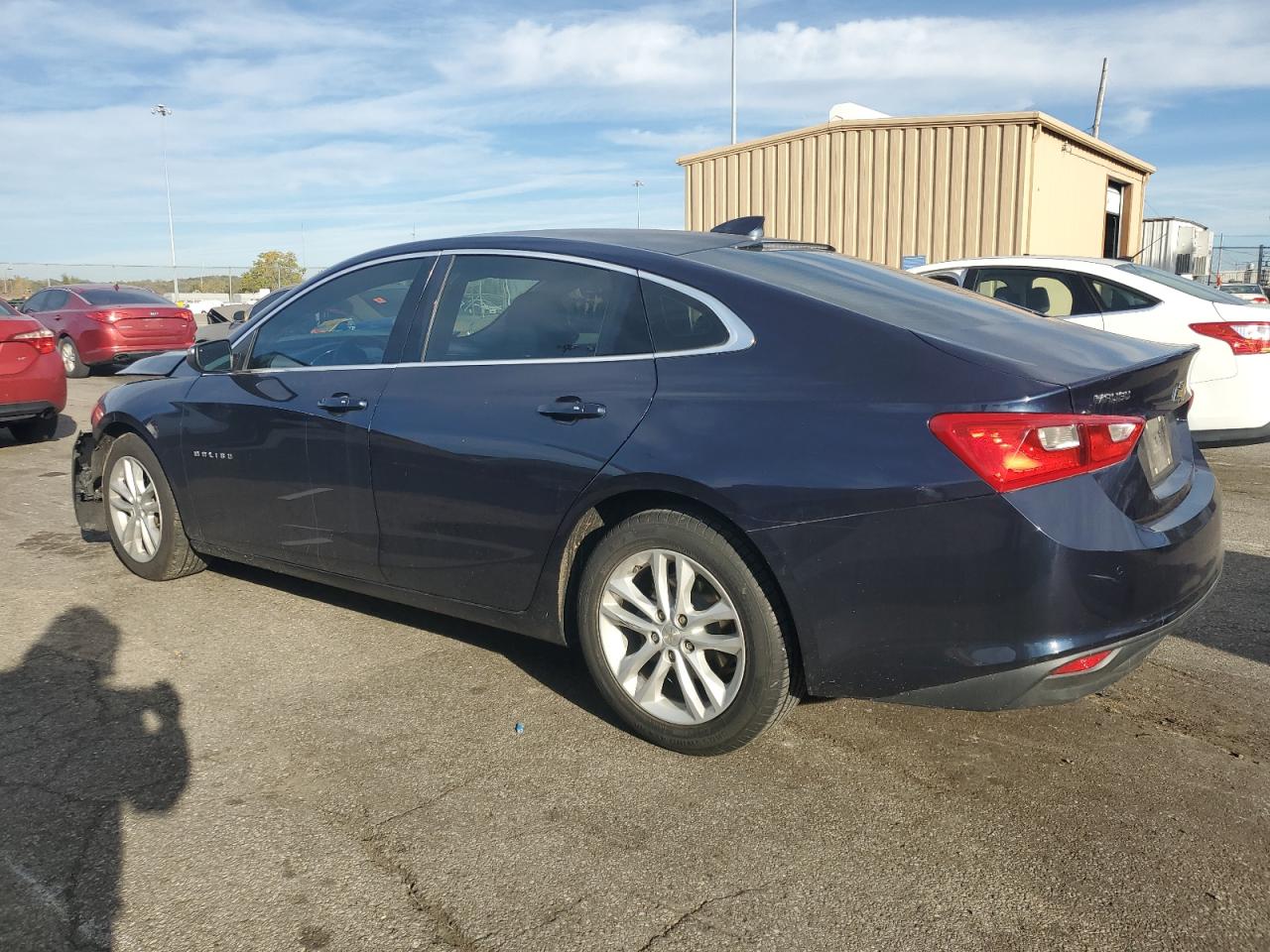 2017 CHEVROLET MALIBU LT photo 4