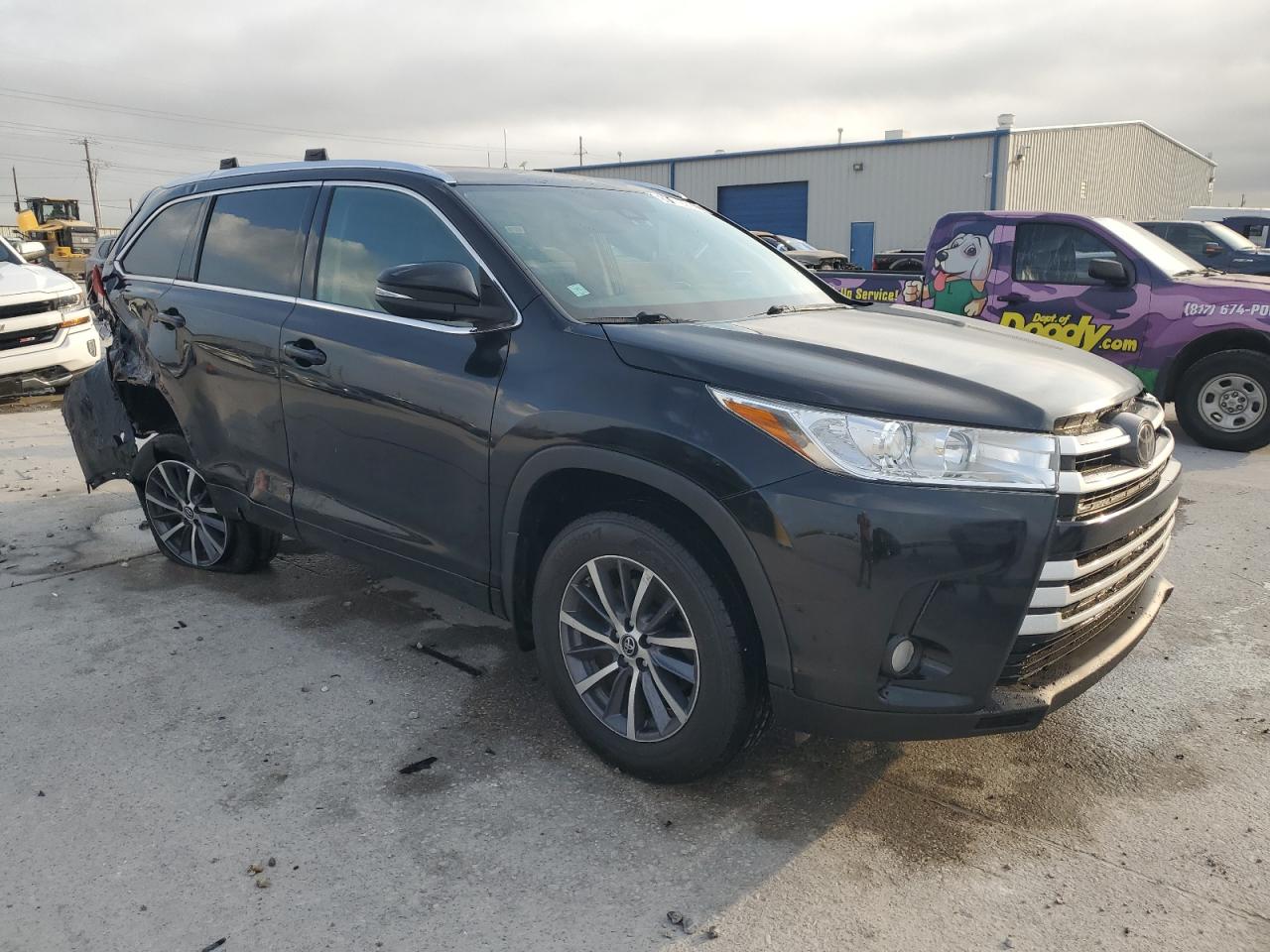 2018 TOYOTA HIGHLANDER XLE photo 4