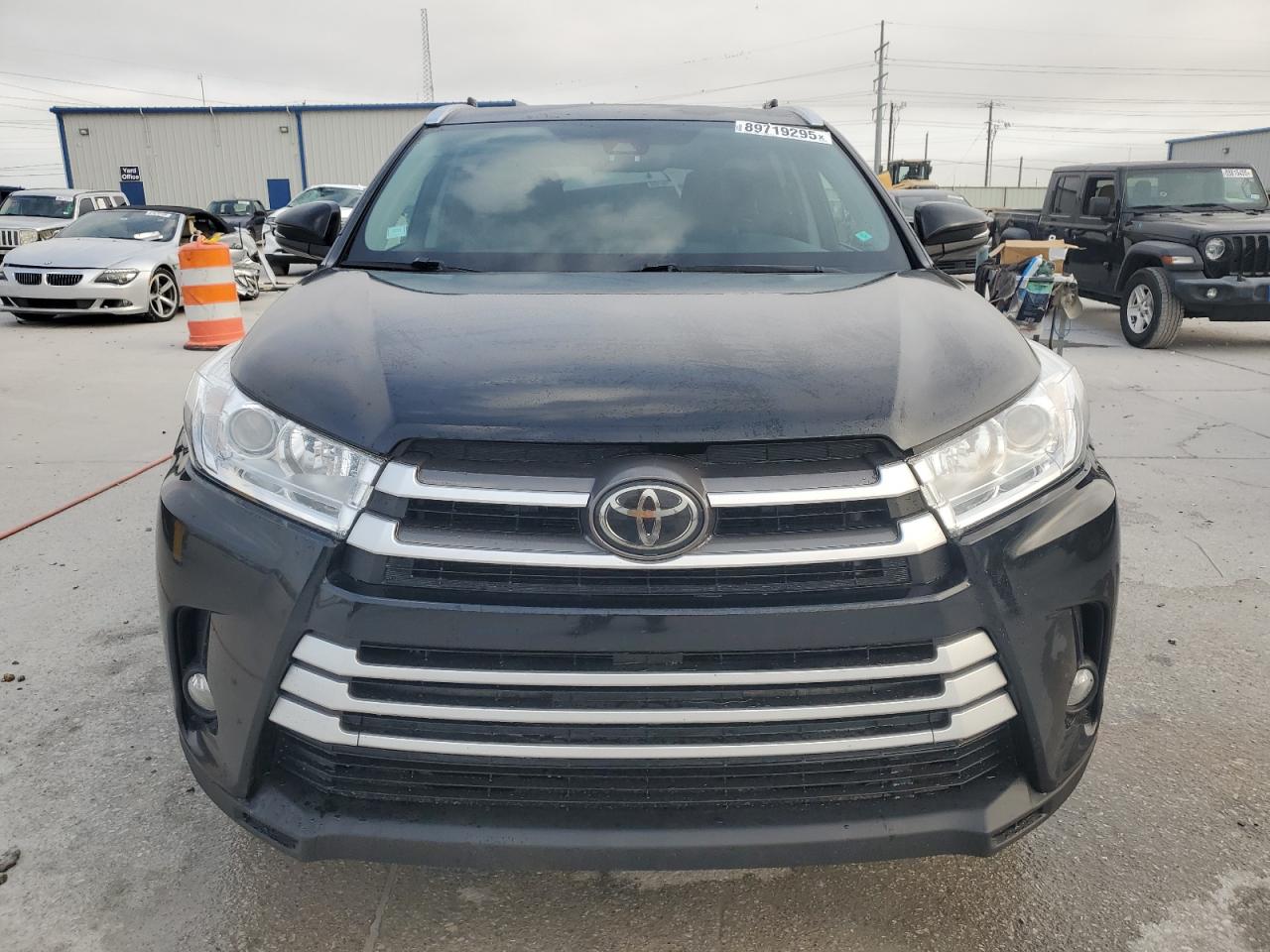2018 TOYOTA HIGHLANDER XLE photo 5