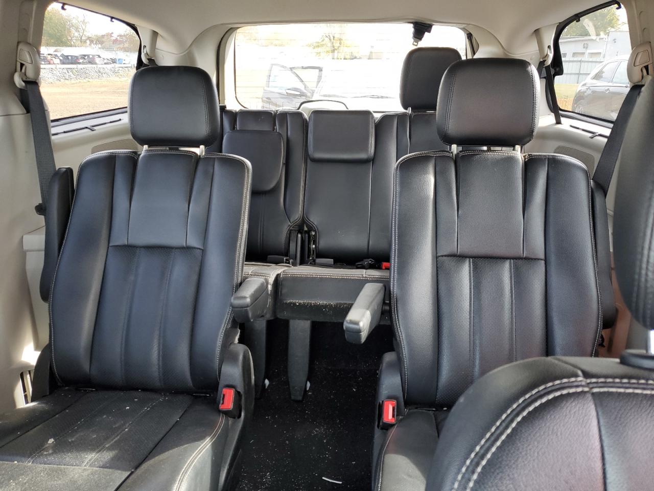 2013 CHRYSLER TOWN & COUNTRY TOURING L photo 19