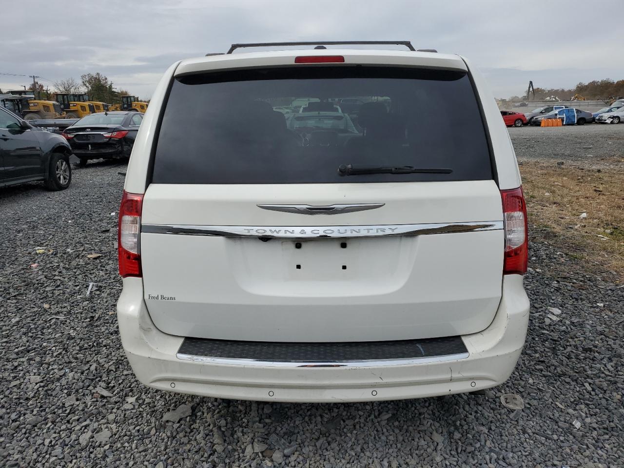 2013 CHRYSLER TOWN & COUNTRY TOURING L photo 11