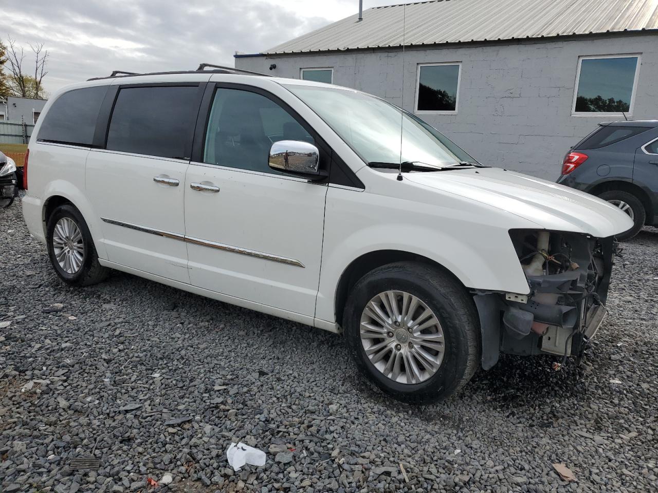 2013 CHRYSLER TOWN & COUNTRY TOURING L photo 7