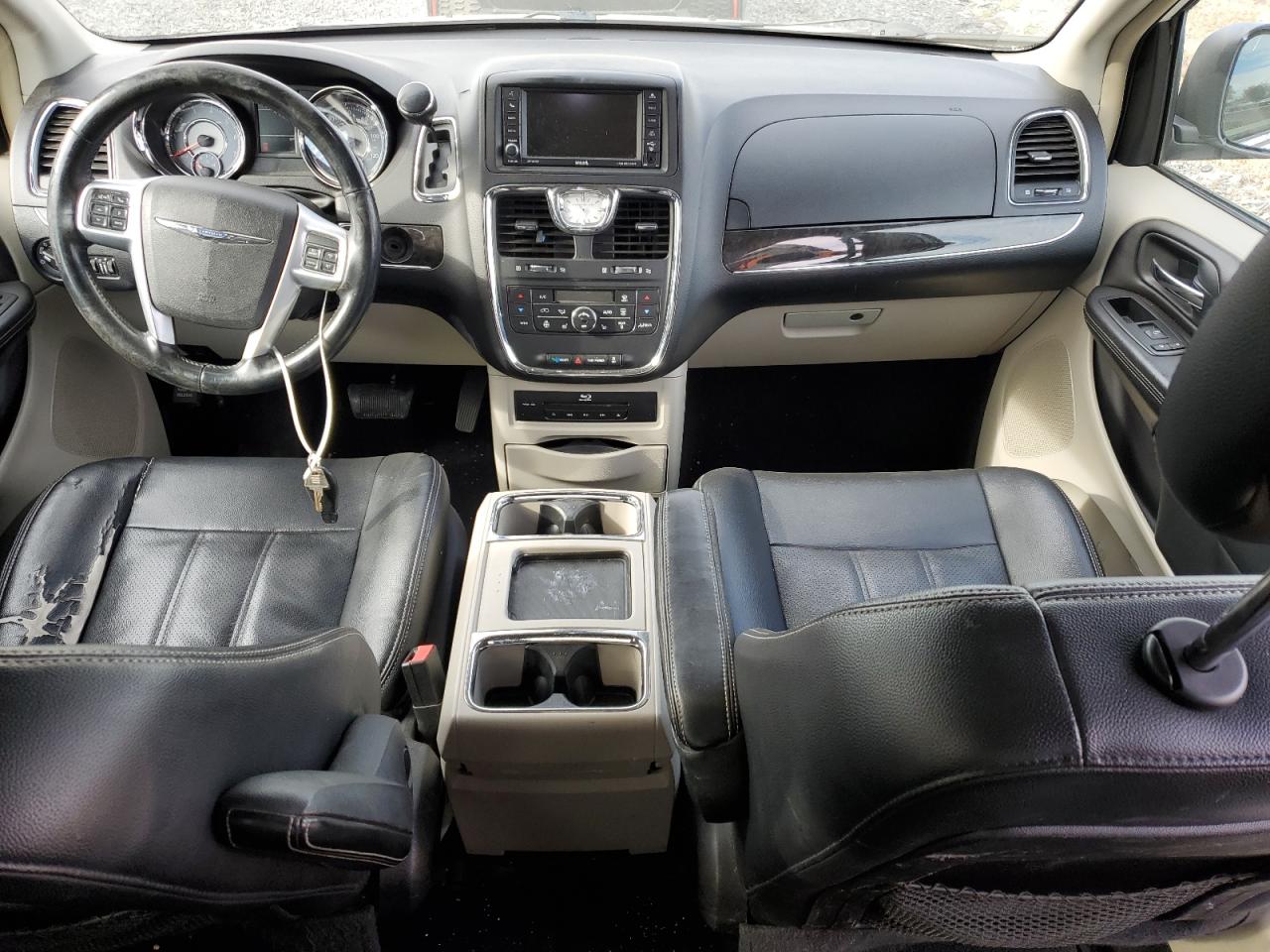 2013 CHRYSLER TOWN & COUNTRY TOURING L photo 15