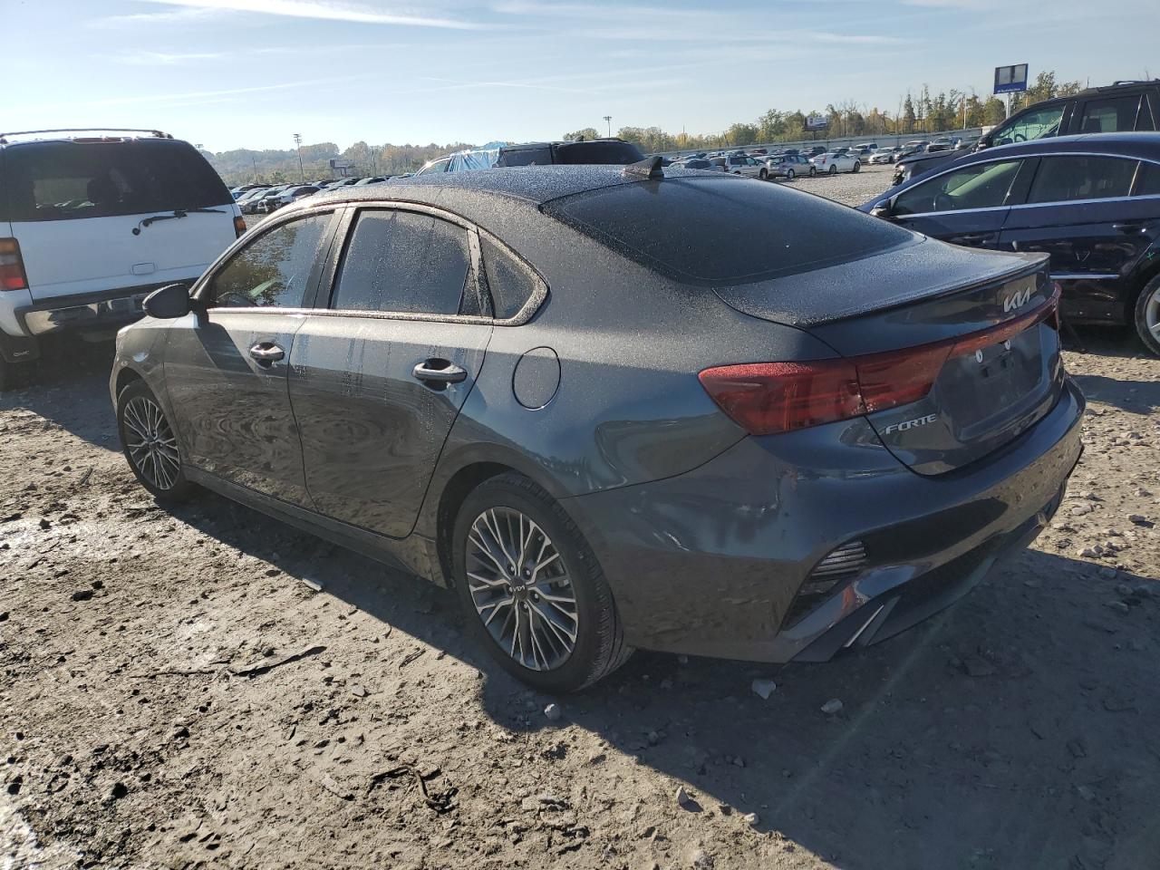 2024 KIA FORTE GT LINE photo 3
