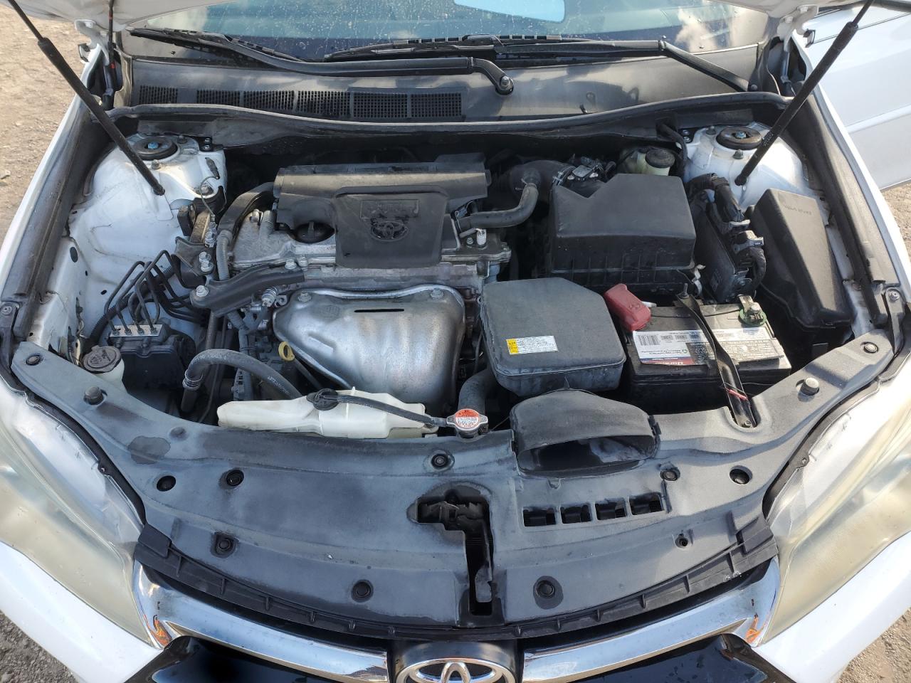 2016 TOYOTA CAMRY SE photo 11