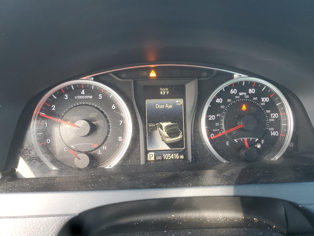 2016 TOYOTA CAMRY SE photo 9