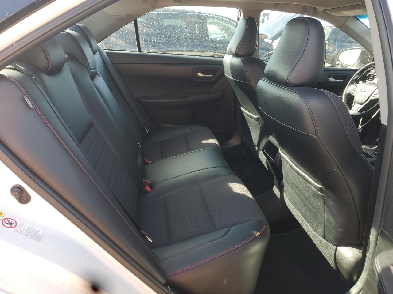 2016 TOYOTA CAMRY SE photo 10