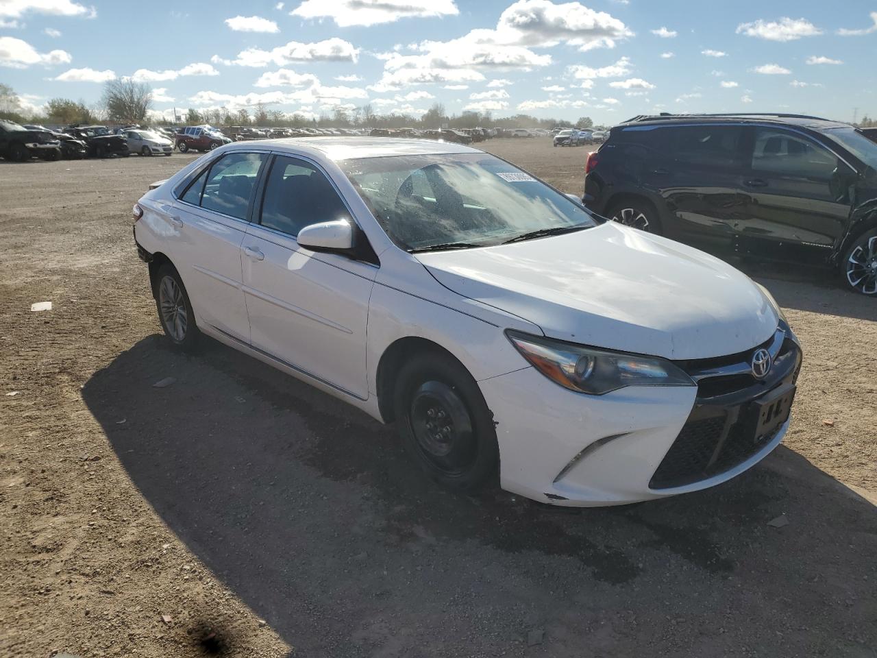 2016 TOYOTA CAMRY SE photo 4