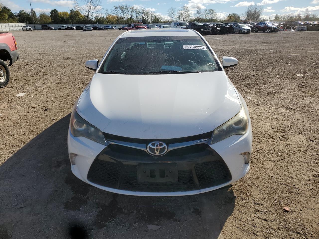 2016 TOYOTA CAMRY SE photo 5