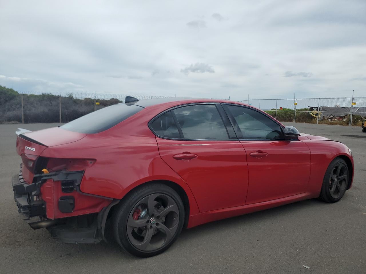 2017 ALFA ROMEO GIULIA photo 3