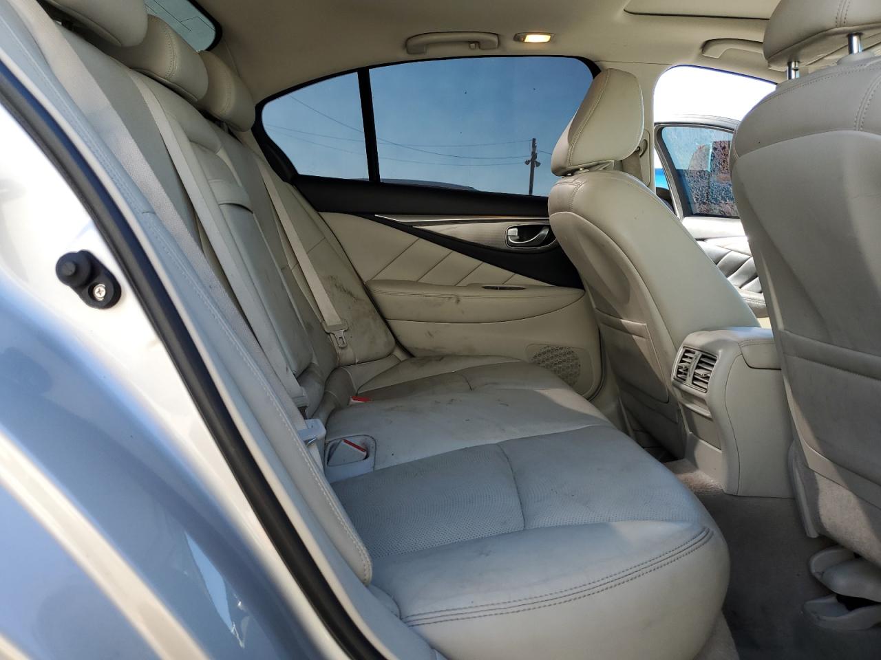 2015 INFINITI Q50 BASE photo 10