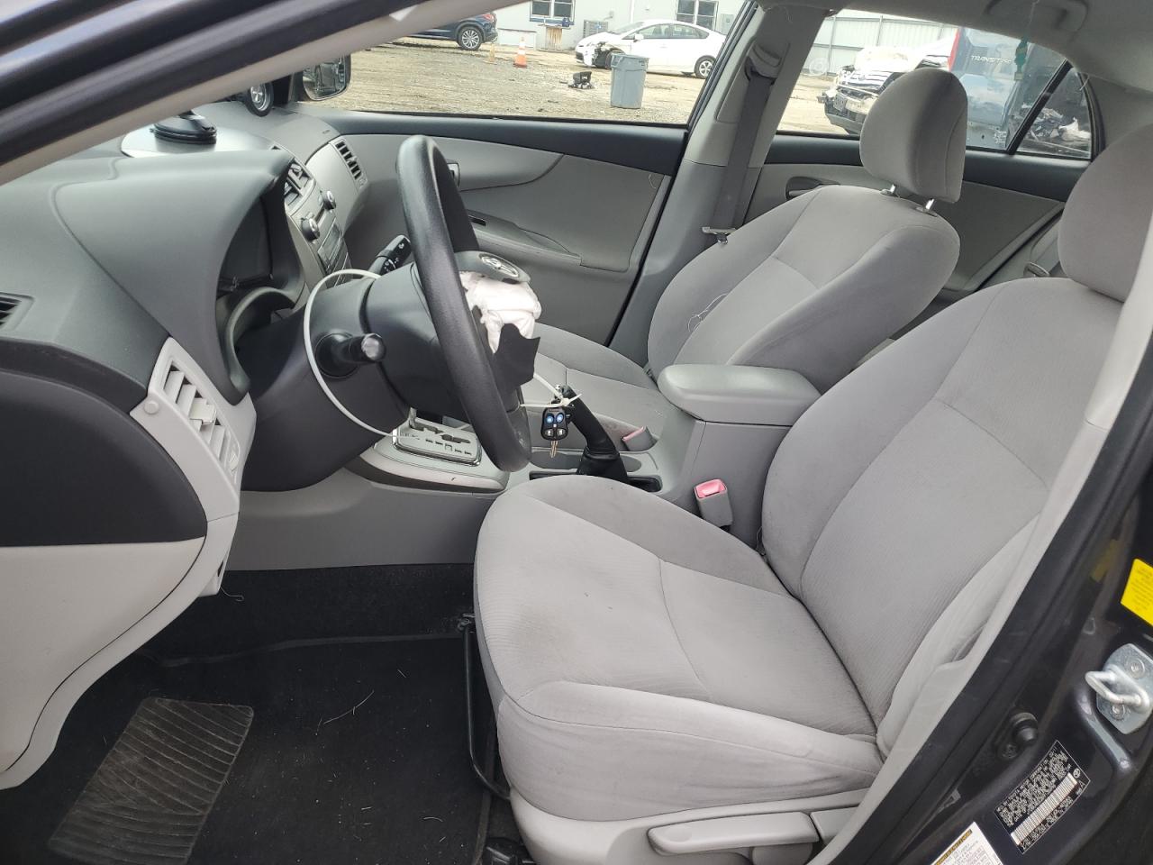 2011 TOYOTA COROLLA BASE photo 19