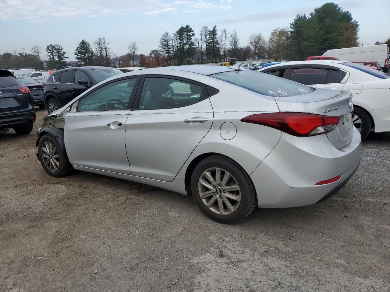 2015 HYUNDAI ELANTRA SE photo 3