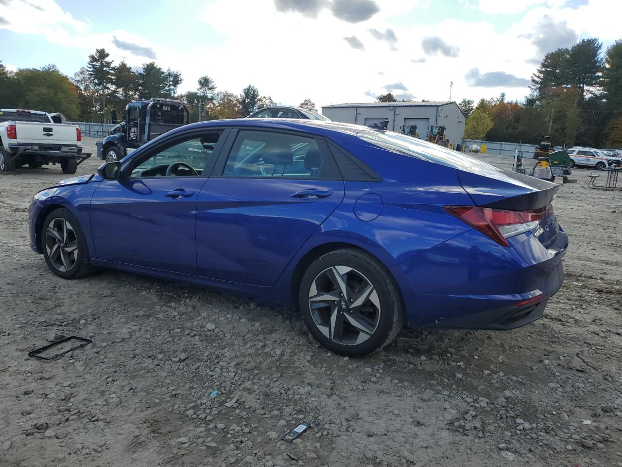 2023 HYUNDAI ELANTRA SEL photo 3