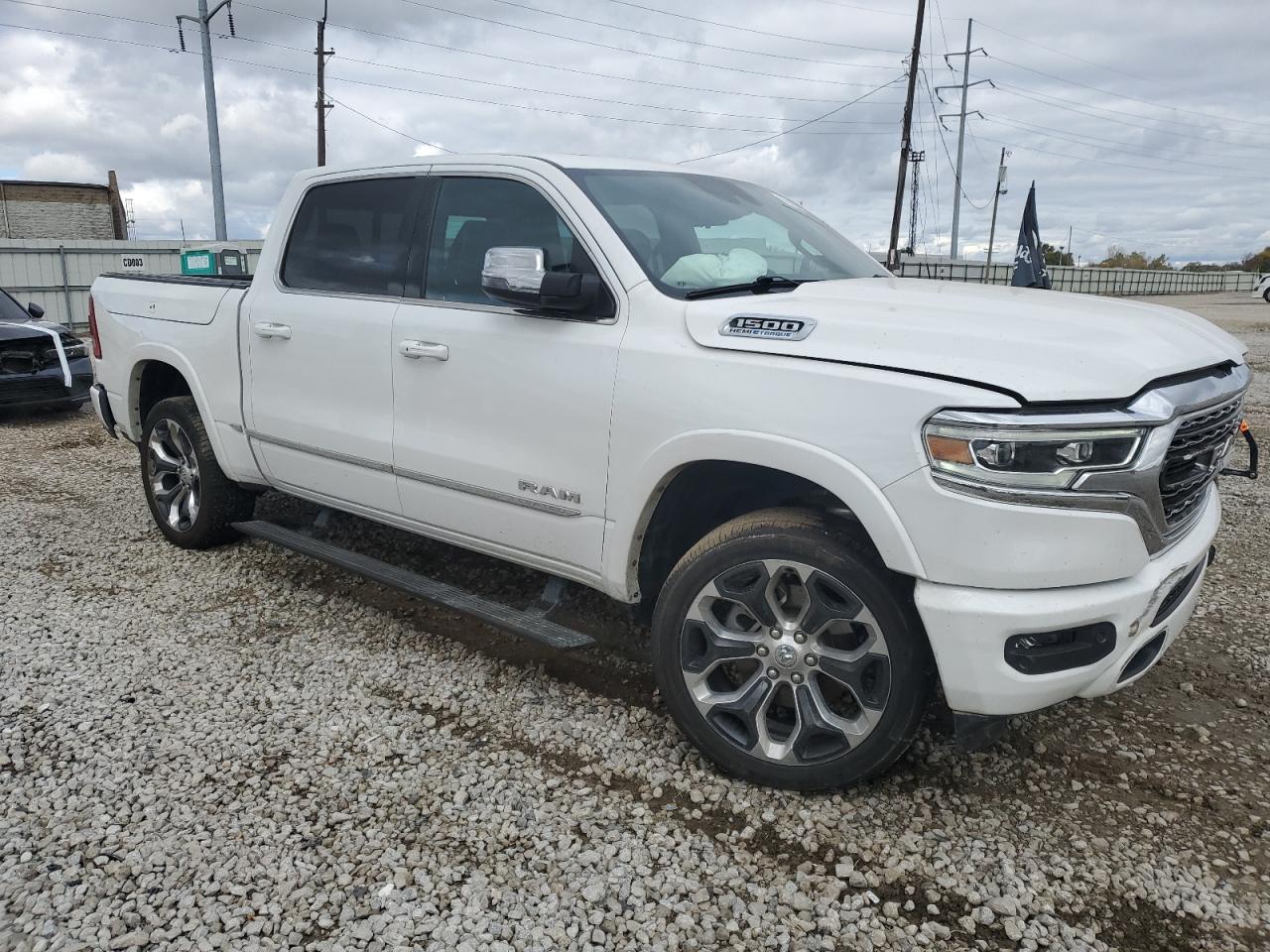 2023 RAM 1500 photo 7