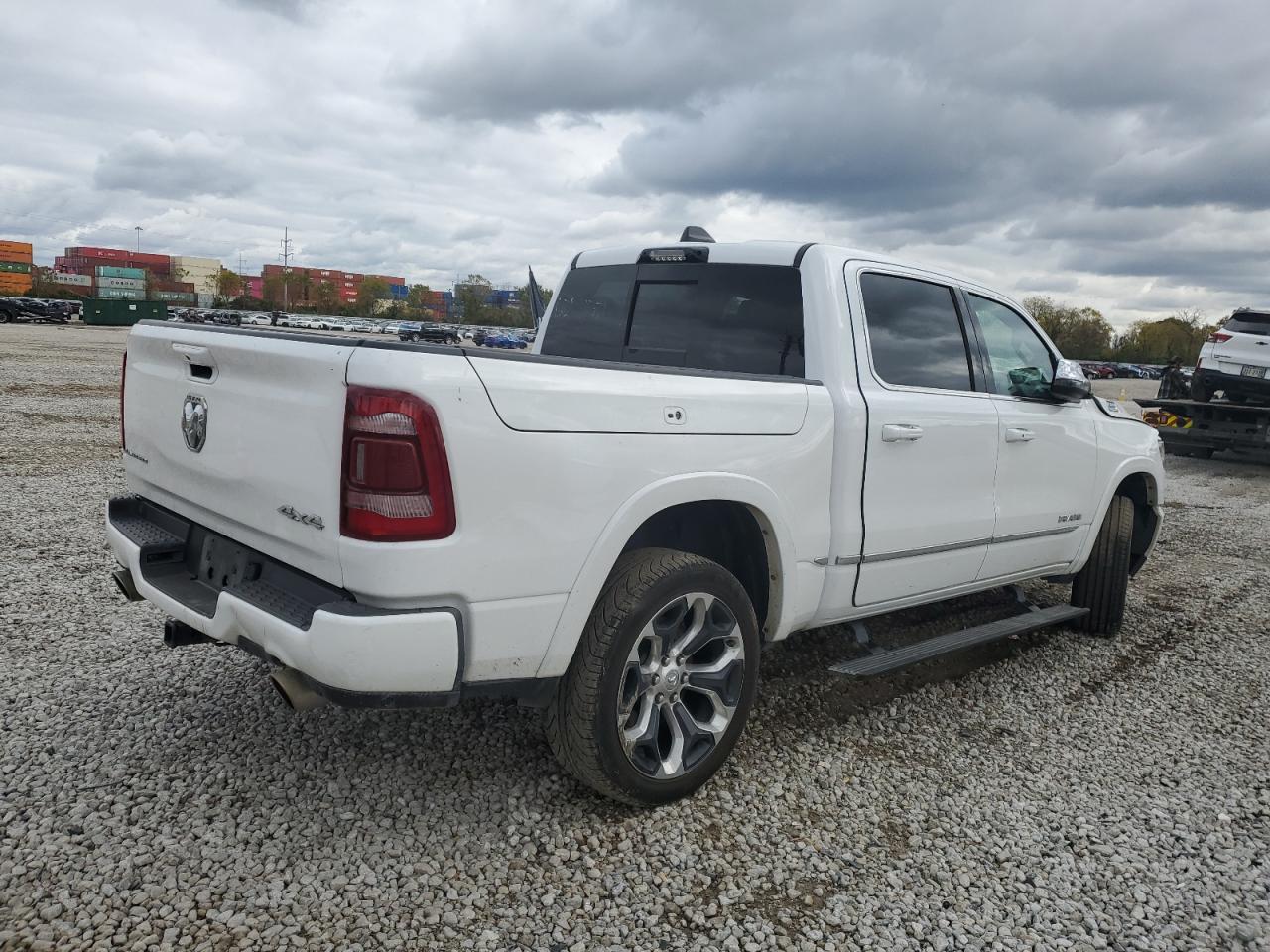 2023 RAM 1500 photo 5