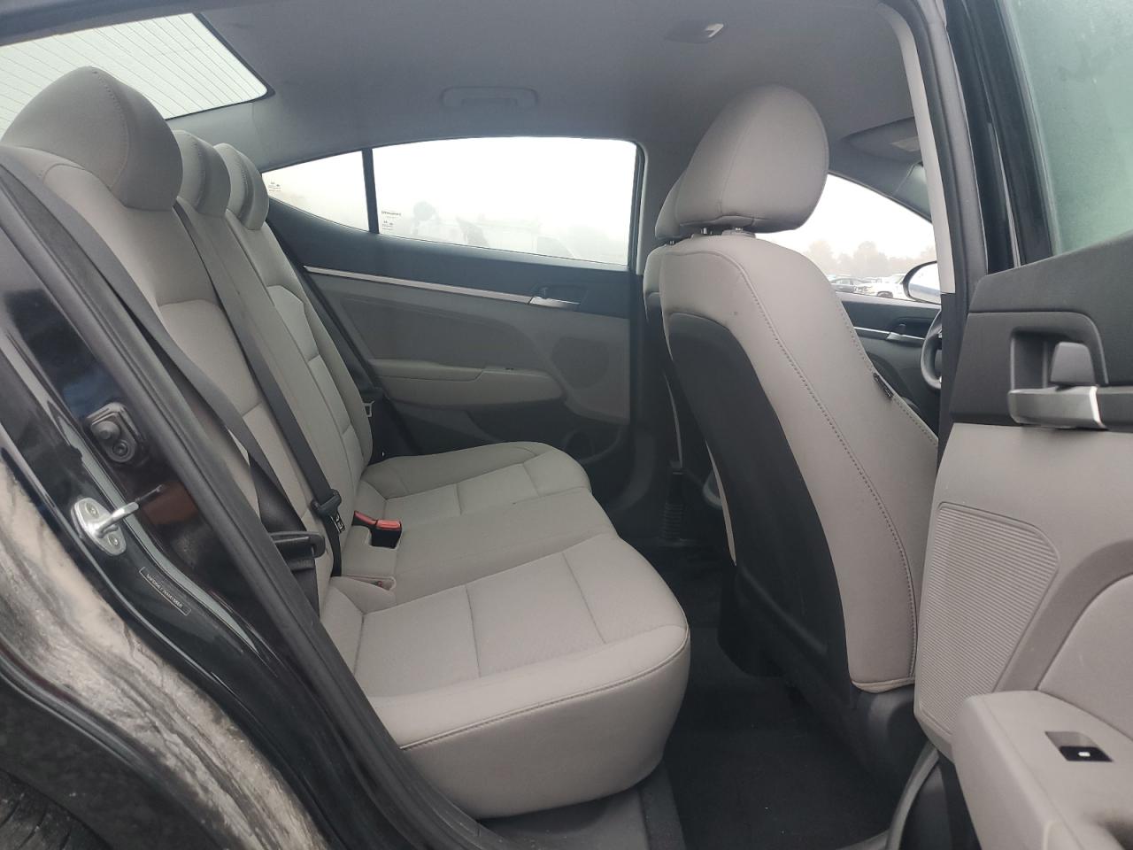 2019 HYUNDAI ELANTRA SEL photo 19