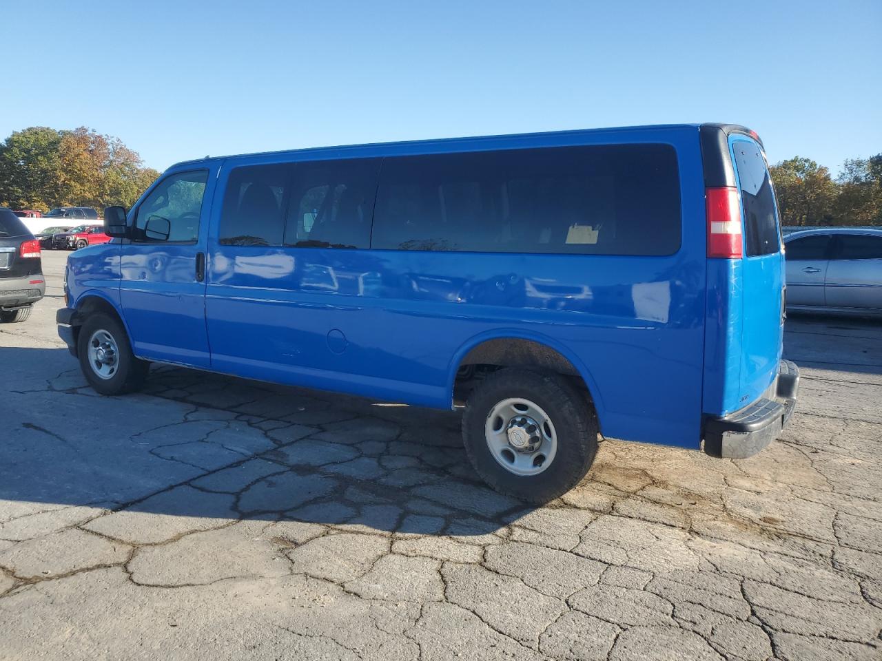 2018 CHEVROLET EXPRESS G3500 LT photo 2