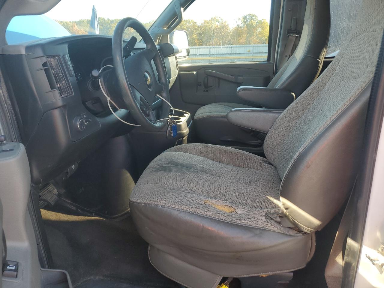 2018 CHEVROLET EXPRESS G3500 LT photo 7