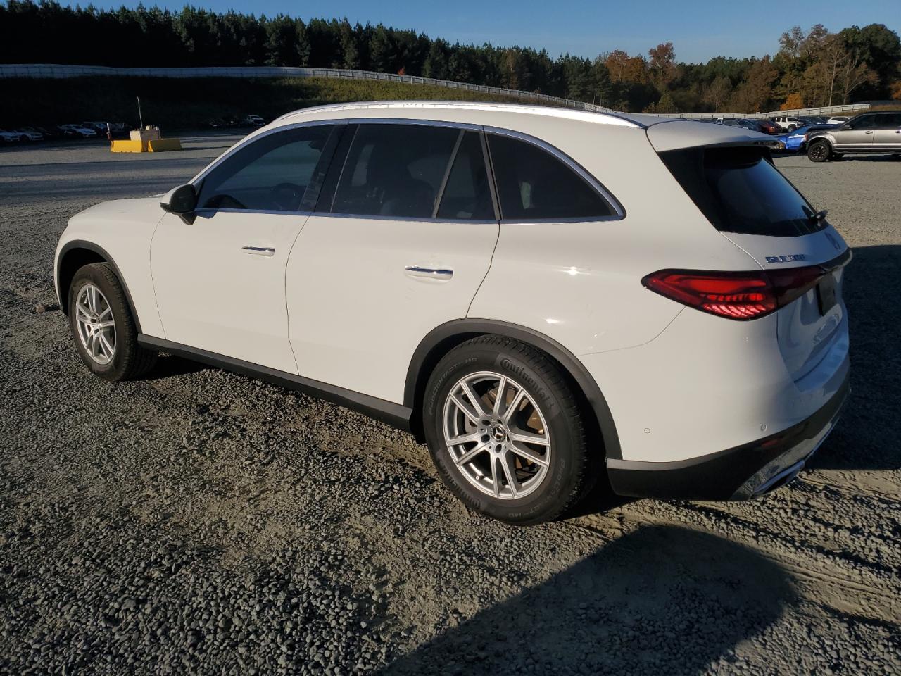 2025 MERCEDES-BENZ GLC 300 4MATIC photo 4