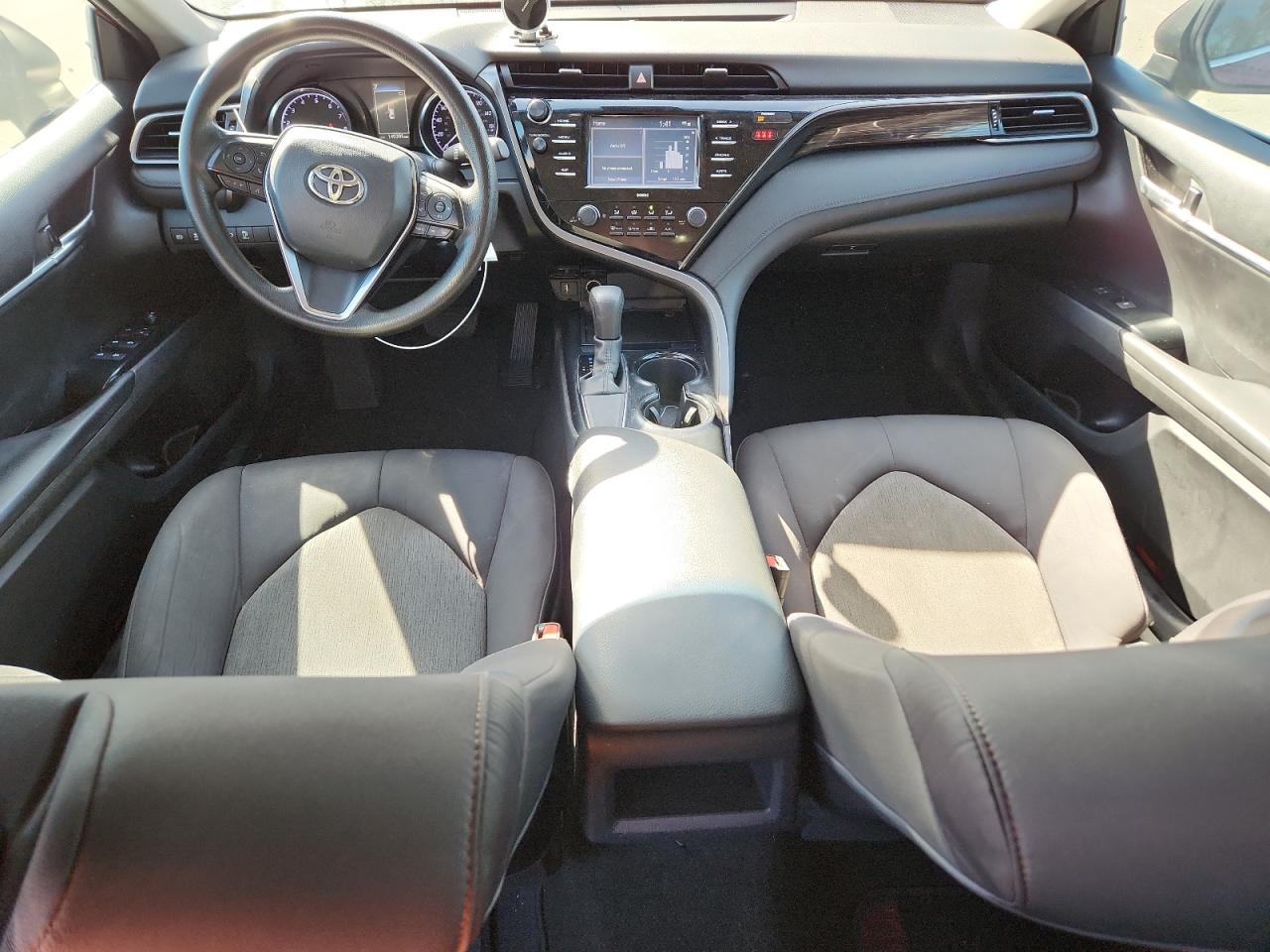 2020 TOYOTA CAMRY LE photo 8