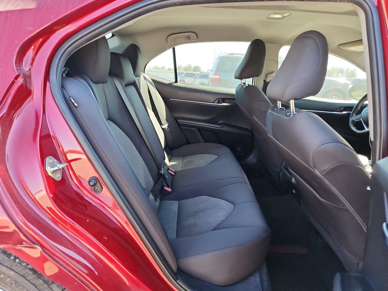 2020 TOYOTA CAMRY LE photo 10