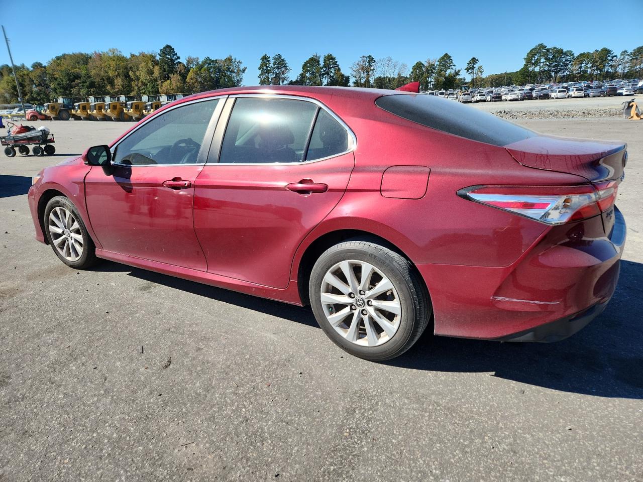 2020 TOYOTA CAMRY LE photo 2
