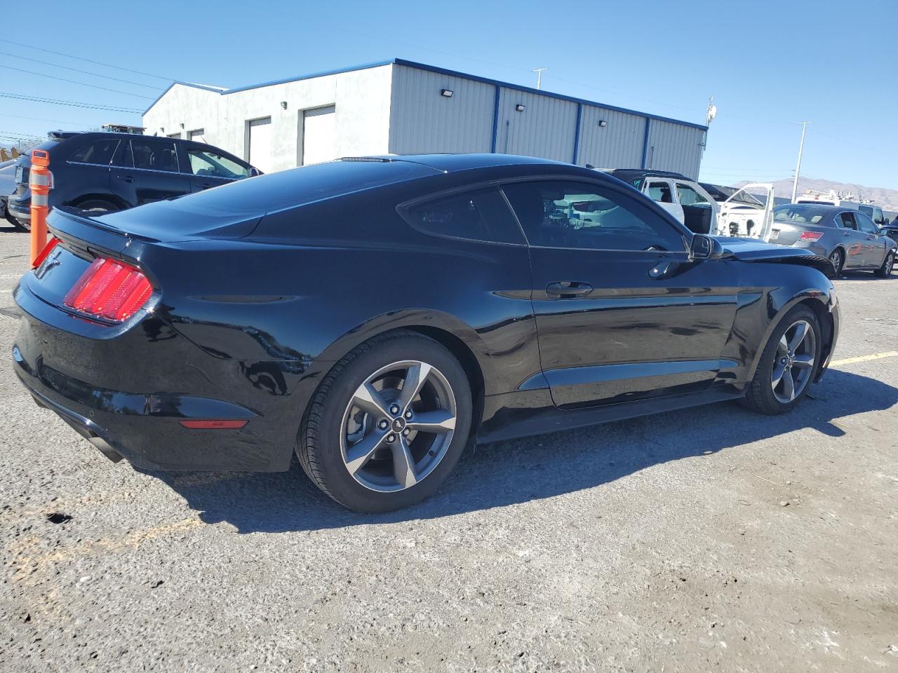 2015 FORD MUSTANG photo 3