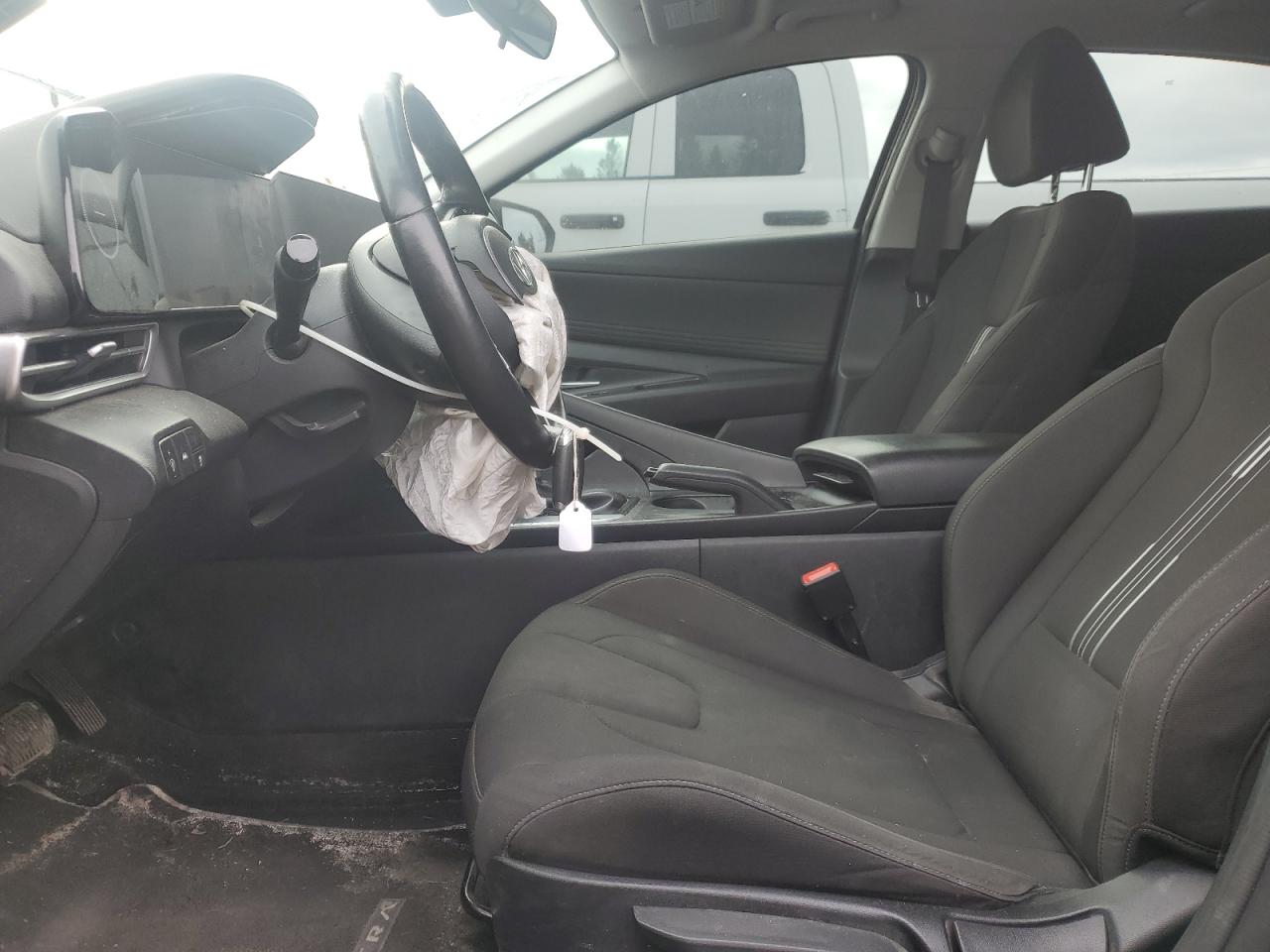 2023 HYUNDAI ELANTRA SEL photo 13