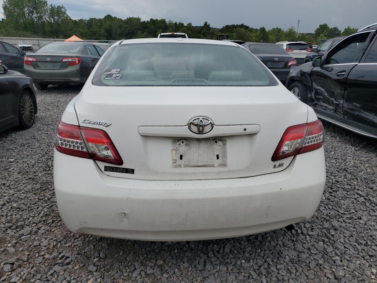 2011 TOYOTA CAMRY BASE photo 16